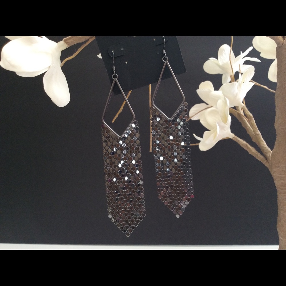 Guess beautiful silver earrings